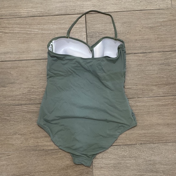 Bathing suit in excellent used condition - Picture 2 of 7